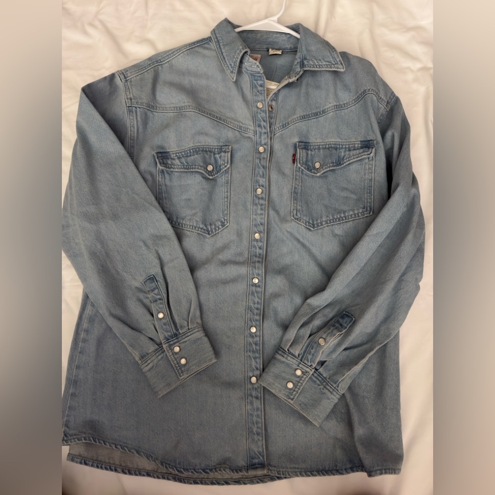 Levi's Women's Light Wash Denim Shirt - Blue